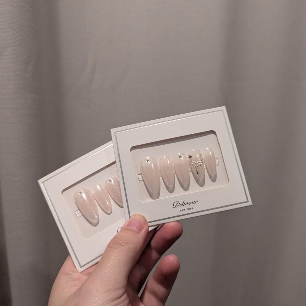 Delmour New York Press On Nails